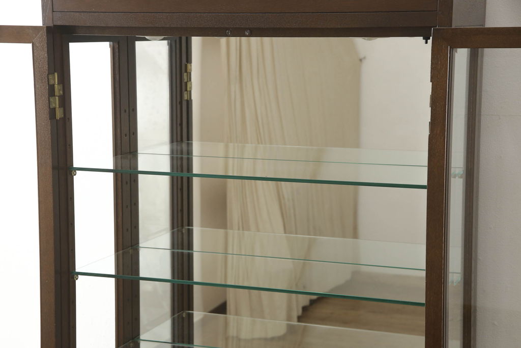 中古　カリモク家具(karimoku)　domani(ドマーニ)　Morganton(モーガントン)　ヒッコリーブラウンのガラスキャビネット(定価約50万円)(ガラスケース、飾り棚、陳列棚)(R-057452)
