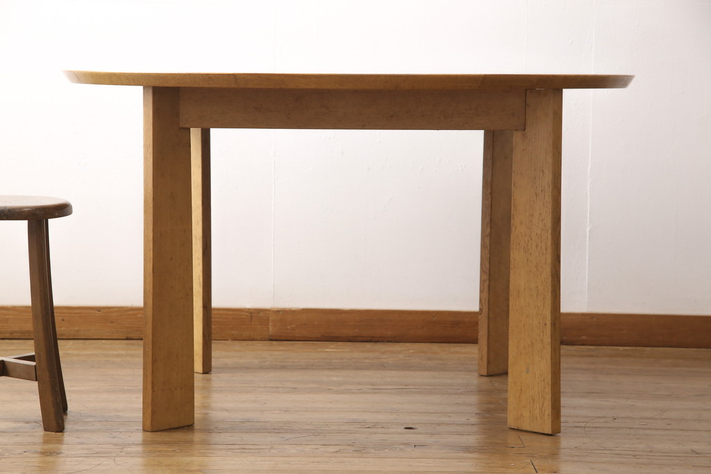 和製ビンテージ　シンプルなデザインで取り入れやすい、ナチュラルモダンな空間づくりに活躍するダイニングテーブル(2人掛け、4人掛け、ヴィンテージ)(R-056232)