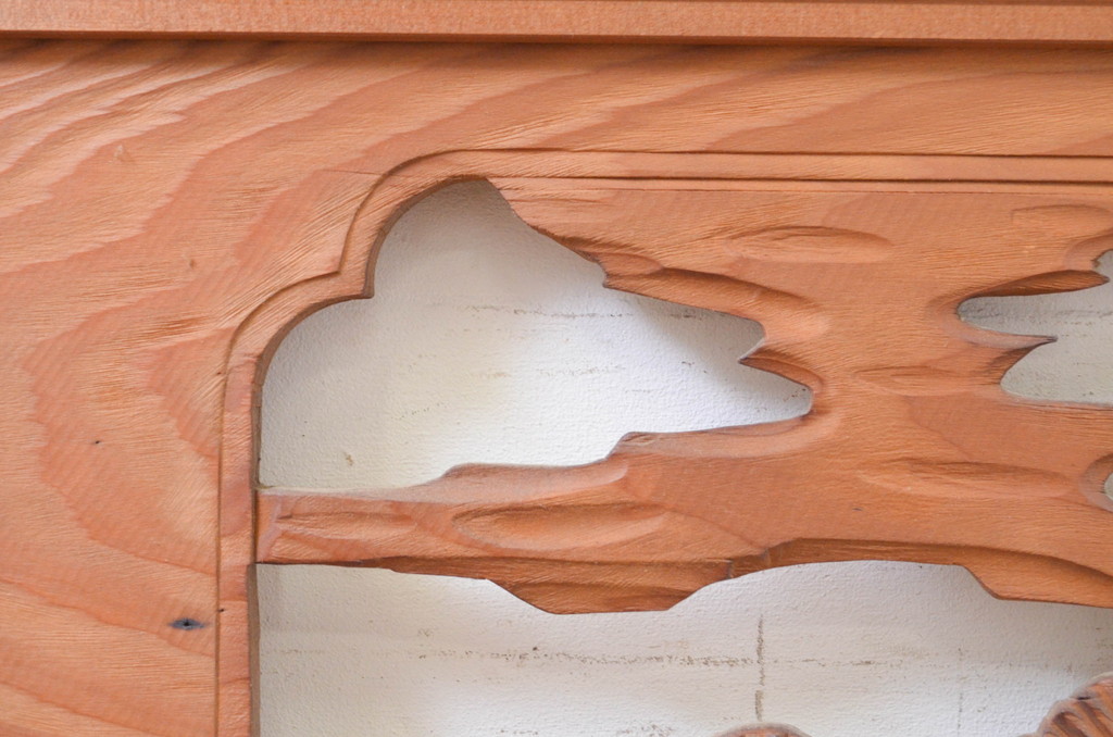 アンティーク建具　和の雰囲気を高める松と鷹の彫刻欄間2枚セット(明り取り、明かり取り)(R-071670)