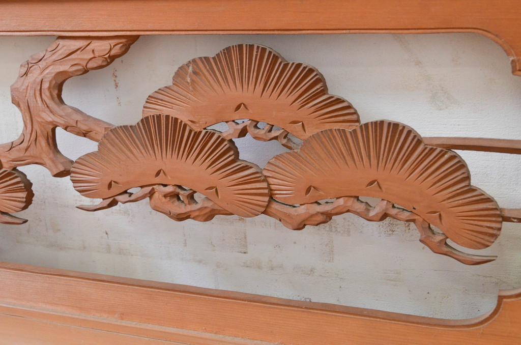 アンティーク建具　華やかな空間を演出する鶴と松の彫刻欄間2枚セット(明り取り、明かり取り)(R-071671)
