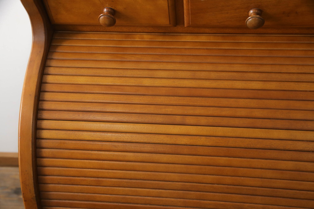 中古　横浜クラシック家具　ダニエル(Daniel)　希少モデル　艶のある木肌と品のある佇まいが美しいロールトップデスク(ライティングビューロー、簿記机、ワークデスク、引き出し、在宅ワーク、在宅用、蛇腹)(R-072576)