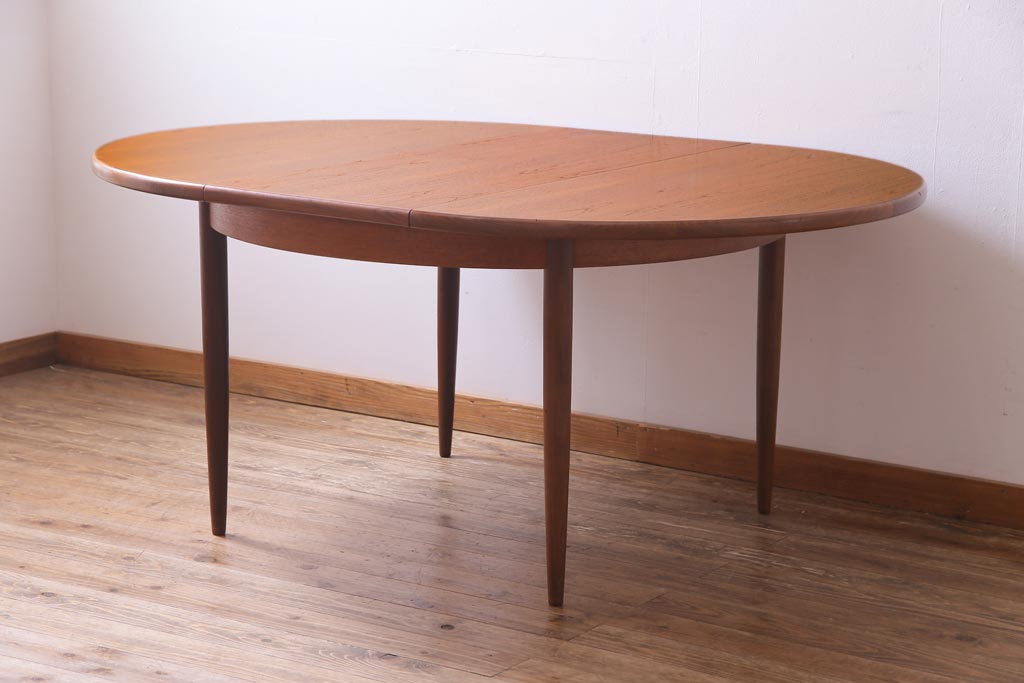 ヴィンテージ家具　北欧ビンテージ　G-PLAN(ジープラン)　お洒落で機能的なエクステンションテーブル(ラウンドテーブル、ダイニングテーブル)(2)