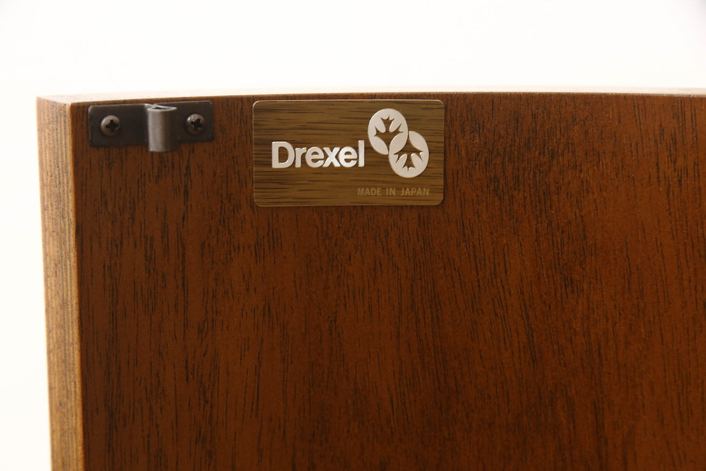 中古　DREXEL HERITAGE(ドレクセルヘリテイジ)　Triune(トライユン)　クラシカルな佇まいと美しい杢目使いが目を惹くドラムテーブル(サイドテーブル、ラウンドテーブル、コーヒーテーブル、サイドキャビネット)(R-062401)