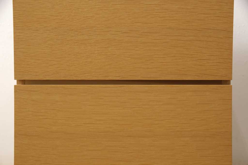 中古　美品　IDC大塚家具　松永工房　NINE(ナイン)　ホワイトオーク　洗練されたデザインが魅力的なフラップ扉付きサイドキャビネット(サイドチェスト、サイドテーブル、ナイトテーブル)(R-057838)