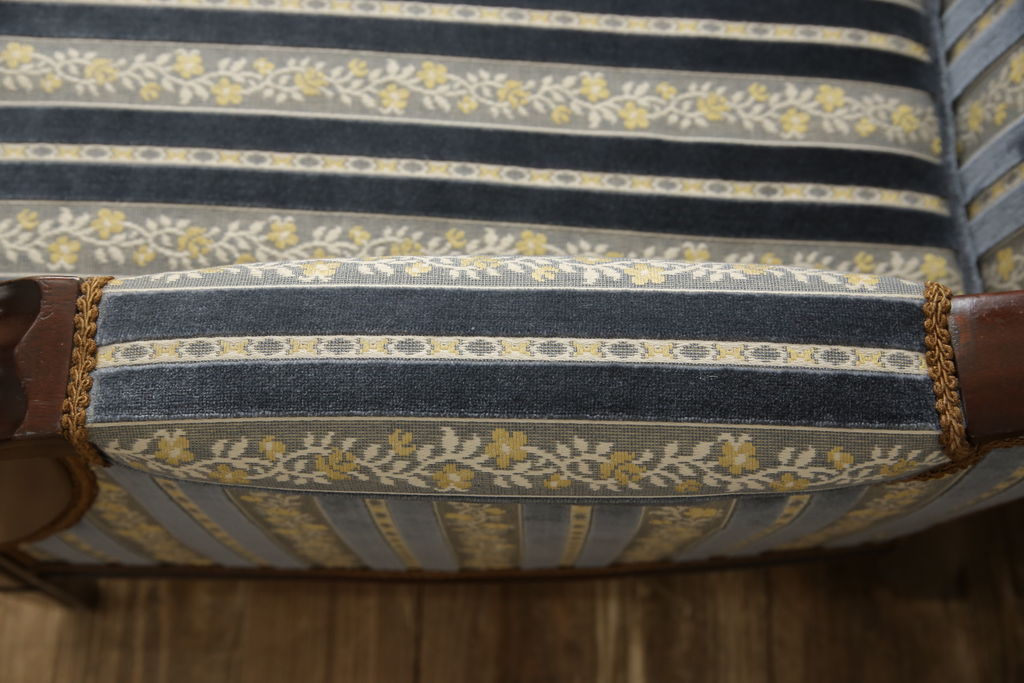 中古　美品　神戸洋家具　メープル不二屋　優雅な佇まいが魅力的な2人掛けソファ(ラウンジソファ、二人掛け、2P)(R-058566)