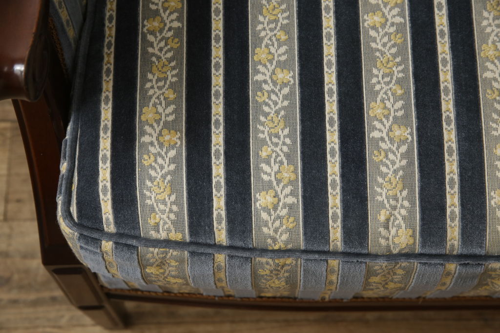 中古　美品　神戸洋家具　メープル不二屋　優雅な佇まいが魅力的な2人掛けソファ(ラウンジソファ、二人掛け、2P)(R-058566)