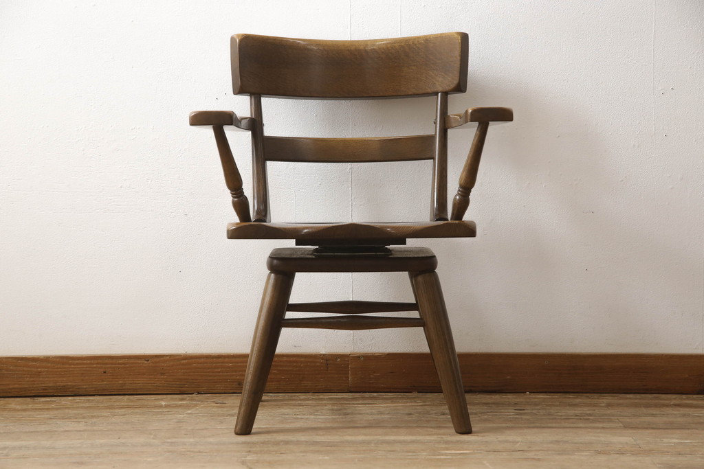 中古　ナラ材　柏木工(KASHIWA)　WILDERNESS(ウィルダネス)　木の温かみある風合いが魅力的な回転アームチェア(板座チェア、ダイニングチェア、イス、椅子)(R-062037)