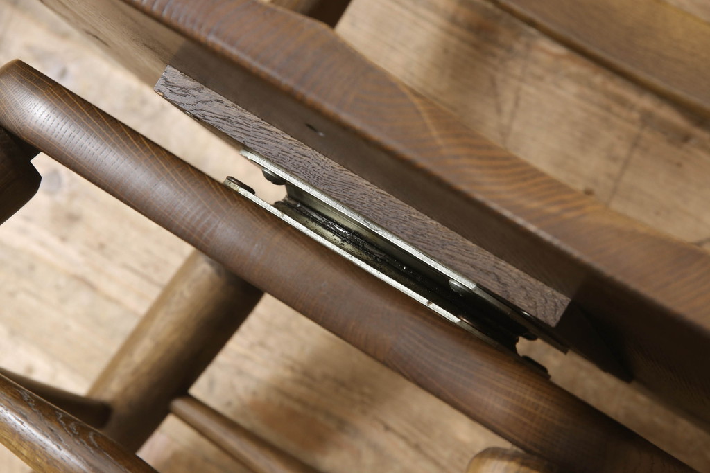 中古　ナラ材　柏木工(KASHIWA)　WILDERNESS(ウィルダネス)　木の温かみある風合いが魅力的な回転アームチェア(板座チェア、ダイニングチェア、イス、椅子)(R-062037)