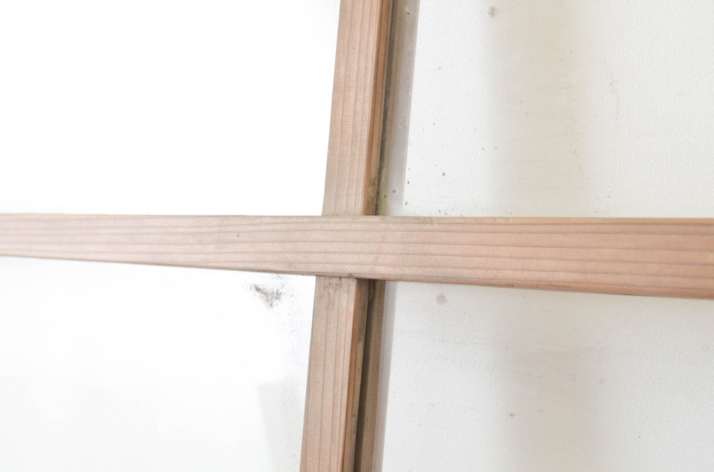 アンティーク建具　経年を感じさせる木味が魅力のガラス戸1枚(引き戸)(R-064910)