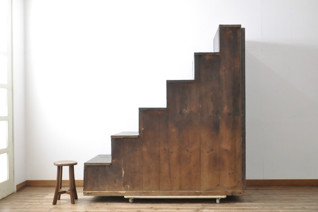 和製アンティーク　シンプルながらも趣ある佇まいが魅力的な階段箪笥(時代箪笥、収納箪笥、戸棚、収納棚)(R-054704)