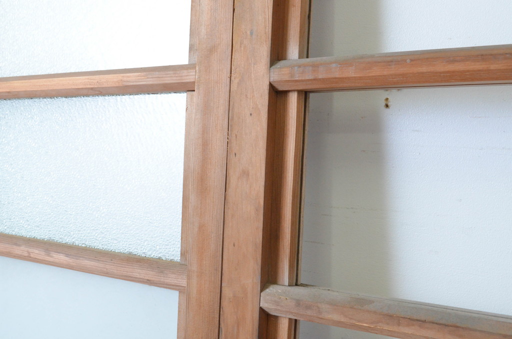 アンティーク建具　経年を感じさせる木味が魅力のガラス戸3枚セット(引き戸)(R-064922)