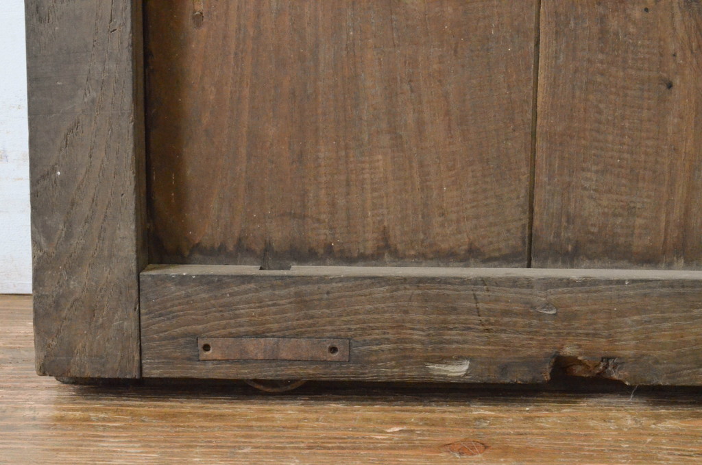 アンティーク建具　総栗材　歴史を刻んだ風合いが趣のある格子蔵戸1枚(格子戸、玄関戸、引き戸)(R-065021)