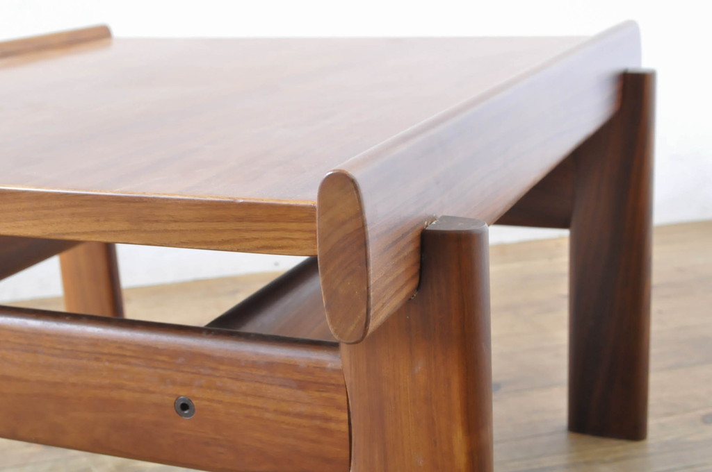 ビンテージ　天童木工(Tendo)　希少!!　ブラジリアンローズウッド　優しい木の温もり溢れるセンターテーブル(ローテーブル、カフェテーブル、コーヒーテーブル、リビングテーブル、座卓、ヴィンテージ)(R-065184)