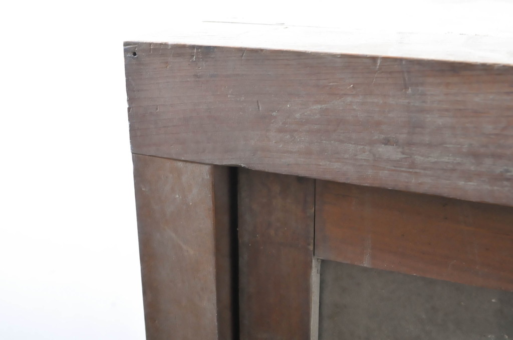 和製アンティーク　使い込まれた風合いが味のある戸棚(飾り棚、陳列棚、収納棚)(R-064848)