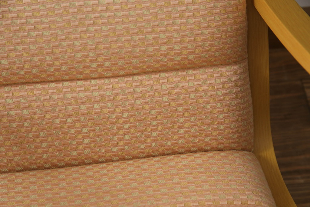 中古　天童木工(Tendo)　明るい色合いが部屋を彩るロッキングチェアとオットマンのセット(アームチェア、揺り椅子、イス、フットスツール)(定価約15万円)(R-068974)