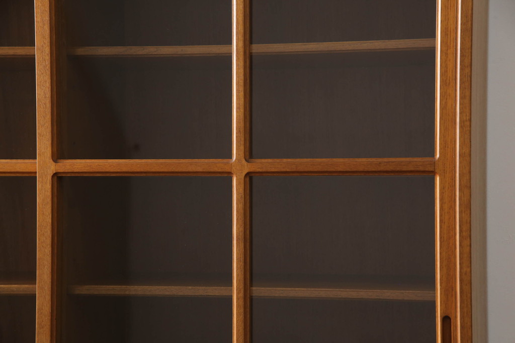 和製ビンテージ　北欧デザイン　伊勢丹デパート取り扱い　チーク材のモダンな食器棚(キャビネット、カップボード、収納棚、戸棚、本箱、ヴィンテージ)(R-068967)