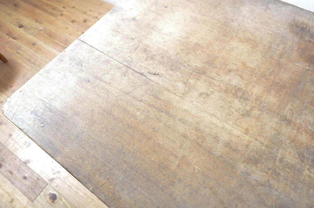 和製アンティーク　天板厚32ミリ!　古い木味に魅了される重厚な作業台(ダイニングテーブル、食卓、4人掛け、6人掛け)(R-064837)