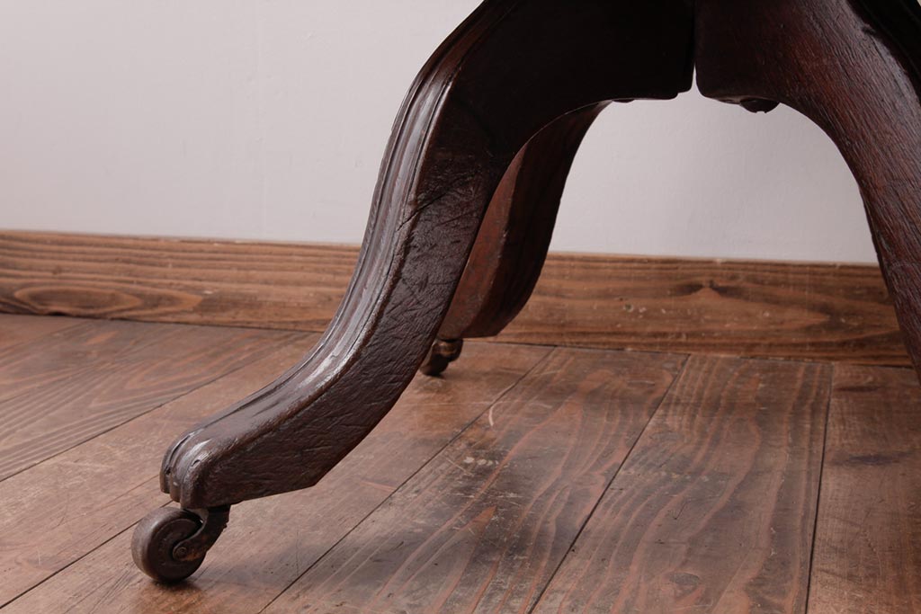 アンティーク家具　イギリスアンティーク　マホガニー材　重厚感と貫禄のあるキャスター付きチェア(アームチェア、椅子)