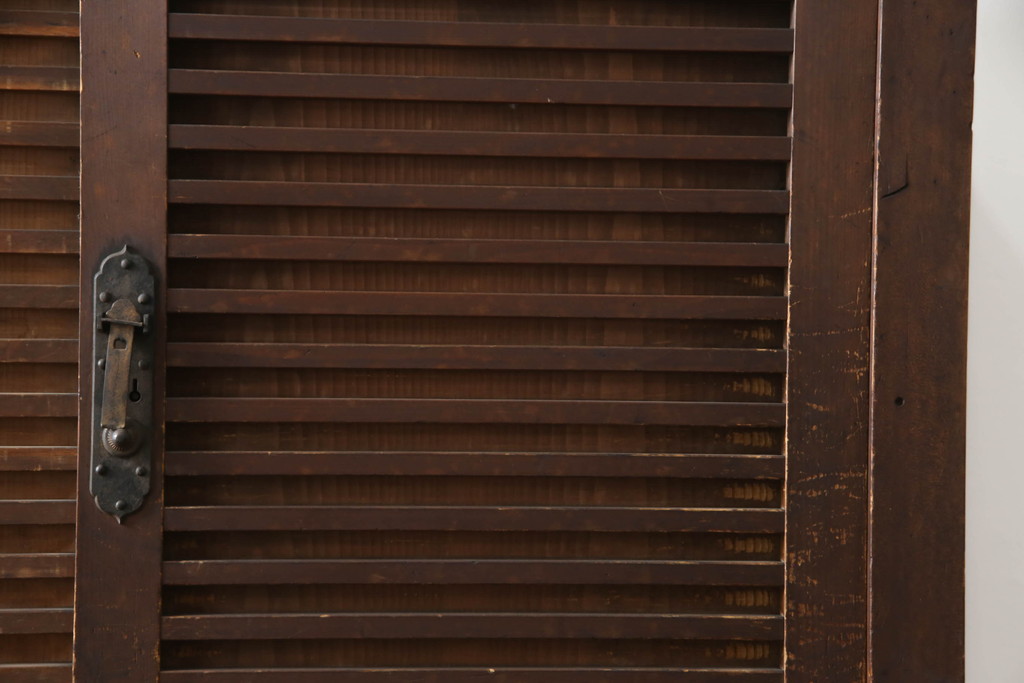 和製アンティーク　明治〜大正期　檜(ヒノキ)材　横桟引き戸の美濃帳場箪笥サイドボード(収納棚、戸棚、時代箪笥、和タンス、収納箪笥、ローボード)(R-071784)