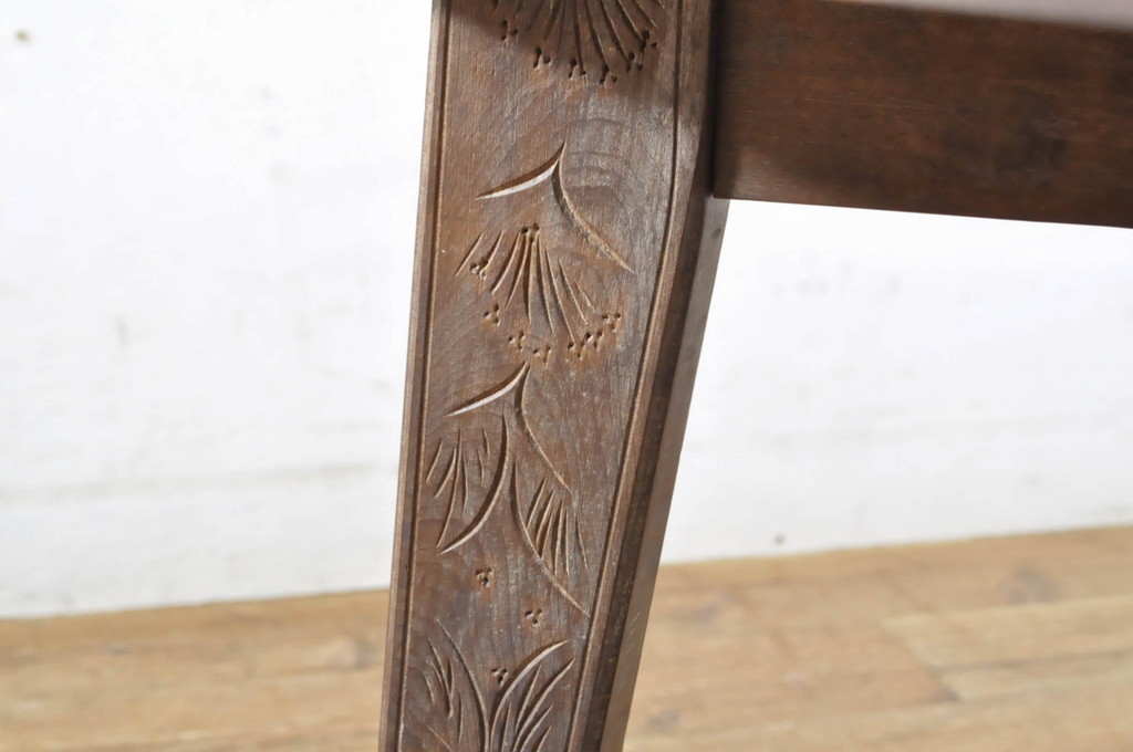 中古　美品　軽井沢彫り　縁取りされた桜の意匠が目を引くサイドテーブル(スツール、花台、飾り台)(R-065608)