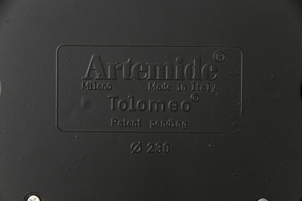 中古　イタリア　アルテミデ社(Artemide)　インダストリアルスタイルの空間づくりに活躍するフロアスタンド(スタンドライト、スタンド照明)(R-060142)