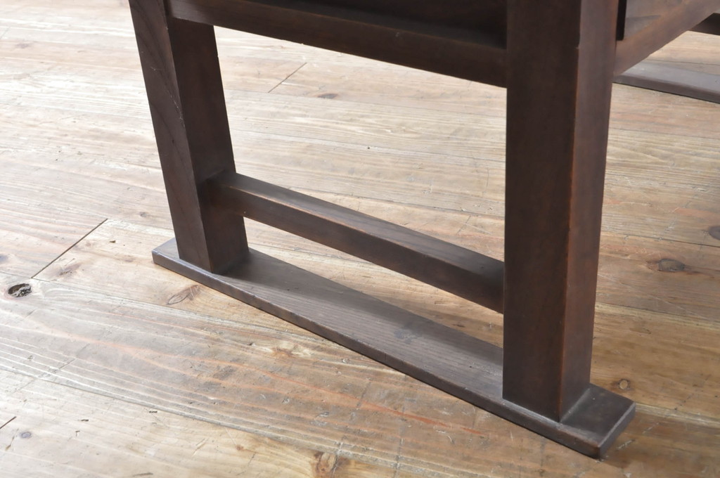 和製アンティーク　総欅(ケヤキ)材　天板一枚板　素朴な佇まいがどこか懐かしさを感じるローテーブル(文机、座机、センターテーブル、リビングテーブル)(R-064527)
