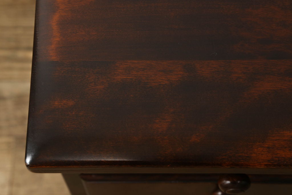 中古　美品　カバ材　北の匠　山室家具製作所　どっしりとしたデザインがステキな両袖机(両袖デスク、ワークデスク)(定価約37万円)(R-057147)