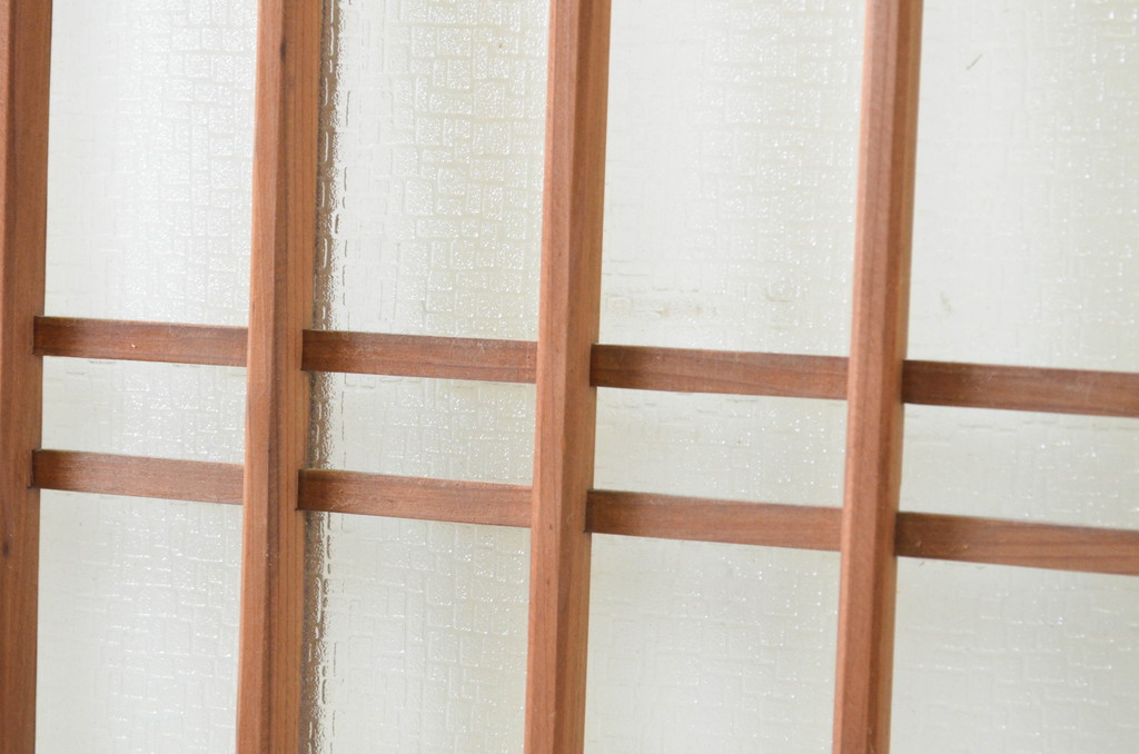 アンティーク建具　杉材　柾目の美しい格子飾り付き幅狭引き戸2枚セット(板戸、ガラス戸、格子戸)(R-071242)