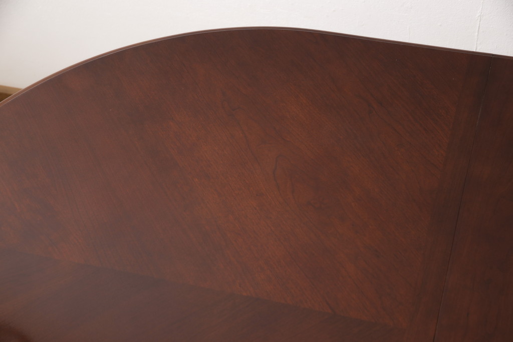 中古　マホガニー材　突き板　パーケット天板とカブリオールレッグが魅力のエクステンションテーブル(センターテーブル、ダイニングテーブル)(R-049329)