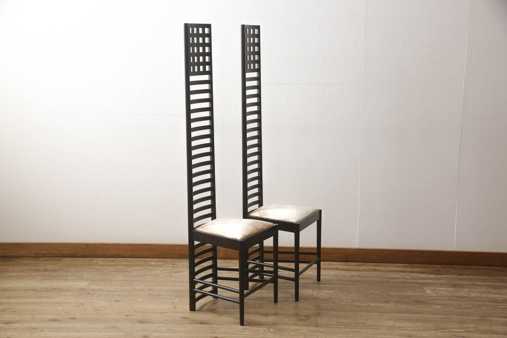 中古　展示品　美品　Cassina(カッシーナ)　292　HILL HOUSE,1(ヒルハウス1)　CHARLES RENNIE MACKINTOSH(チャールズ・レニー・マッキントッシュ)　スタイリッシュでモダンなデザインが格好良いラダーバックチェア2脚セット(椅子、イス、ダイニングチェア)(定価約47万3千円)(R-065176)