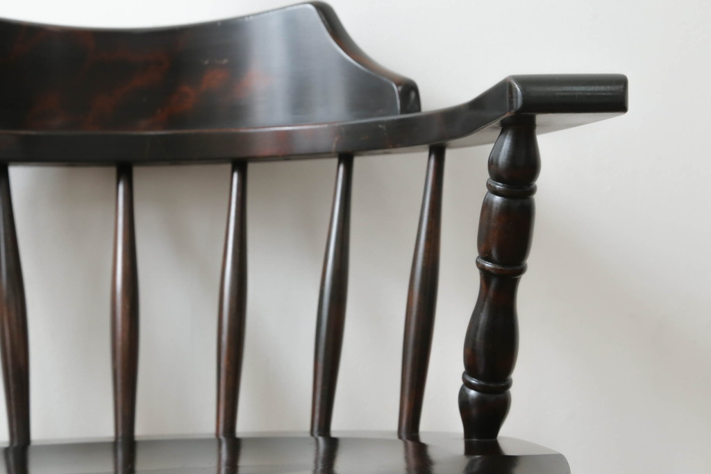 中古　北海道民芸家具　HM630　格好良い佇まいが魅力のキャプテンチェア(肘掛け椅子、アームチェア、イス、板座チェア)(R-063807)
