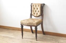アンティーク家具　イギリスアンティーク　ウォールナット材 リボンのような背もたれがエレガントなチェア(ダイニングチェア、ワークチェア、椅子)