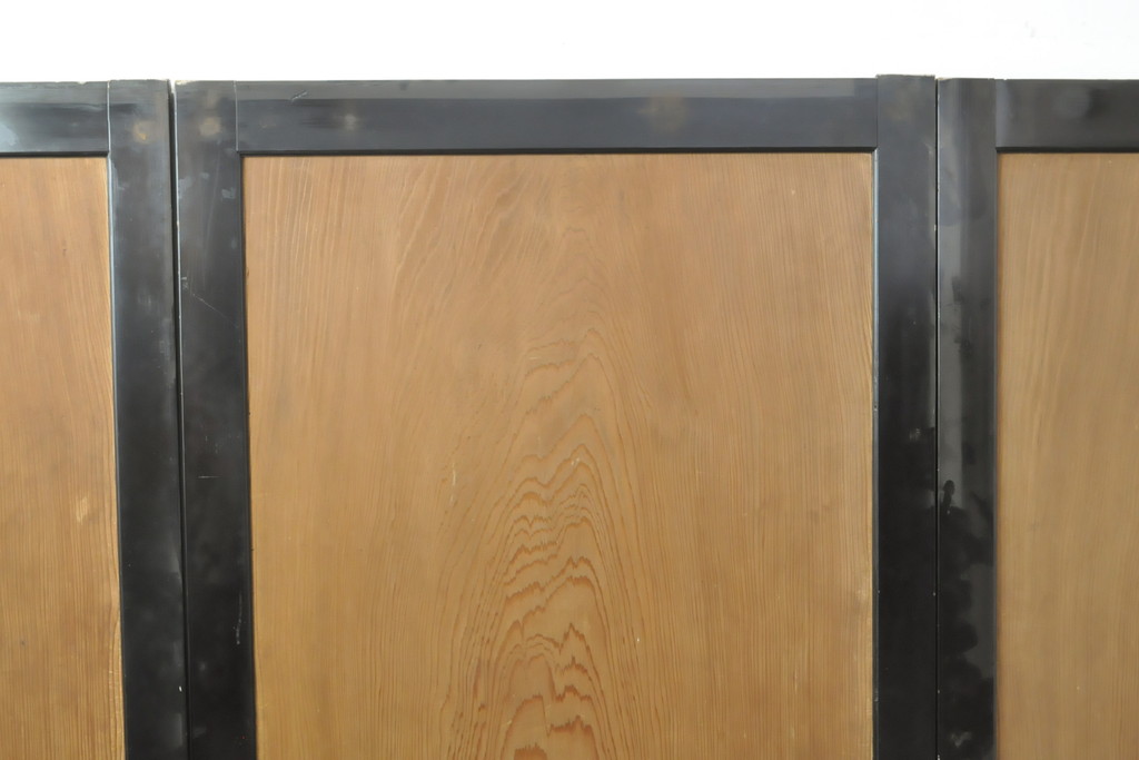 和製アンティーク　黒いお色が空間を引き締める杉材1枚板の板戸4枚セット(帯戸、引き戸、建具)(R-055124)