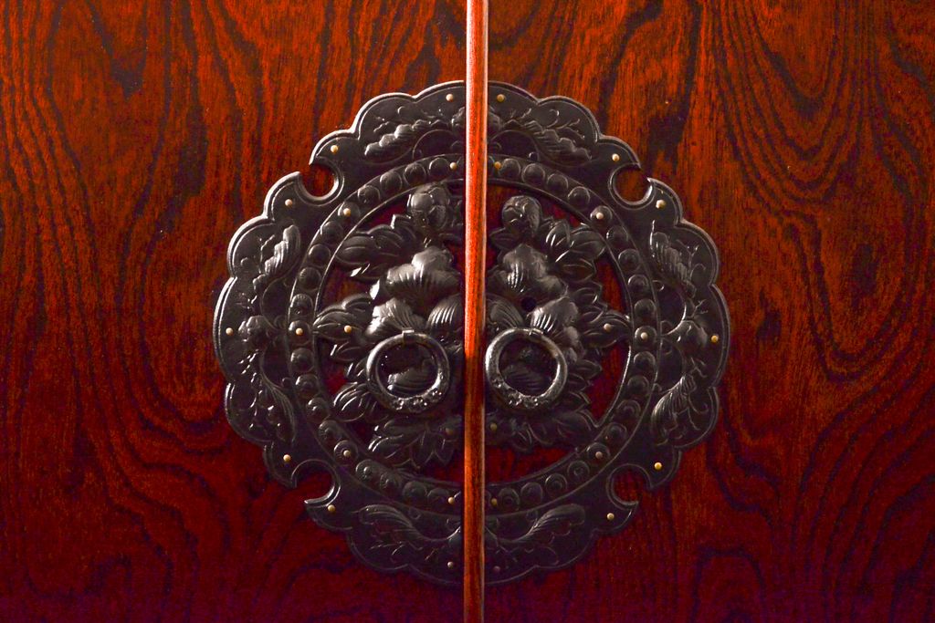 中古　岩谷堂箪笥　迫力ある木目と深みのある色合いが目を引く箪笥ワードローブ(洋服タンス、収納棚)(R-055115)