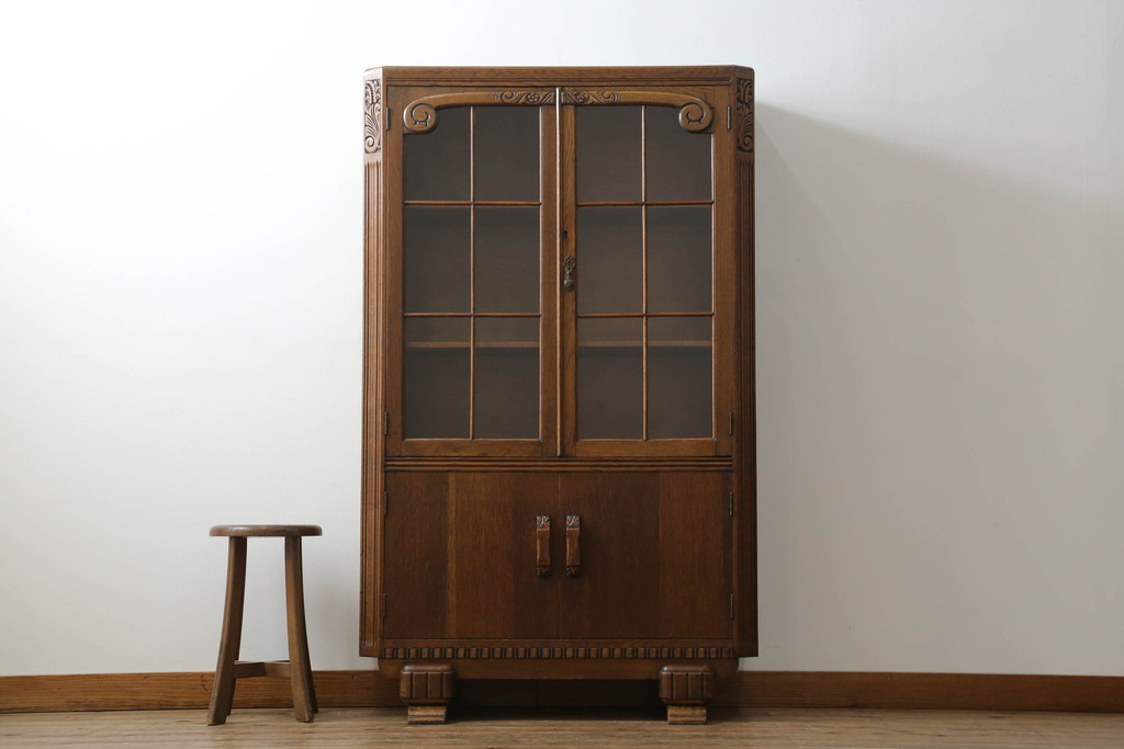 イギリスアンティーク　オーク材　クラシカルなデザインがお洒落なブックケース(本箱、キャビネット、収納棚、戸棚、飾り棚、英国)(R-067474)