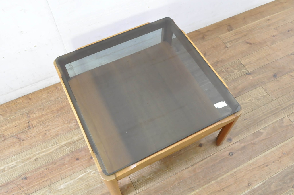 イギリスビンテージ　Myer(メイヤー)　天板が浮いたようなデザインとスモークガラスがお洒落なガラストップセンターテーブル(リビングテーブル、ローテーブル、ヴィンテージ、英国)(R-065812)