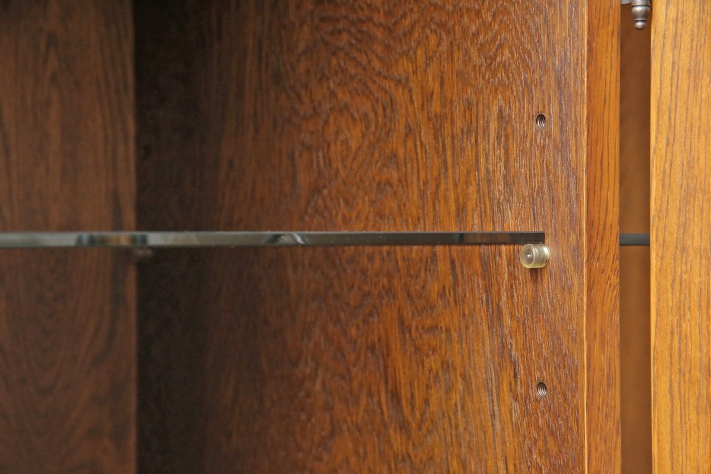 中古　美品　えぞ民芸家具　ステンドグラス入りの扉がアクセントになるサイドボード(収納棚、戸棚、サイドキャビネット、リビングボード)(R-054357)