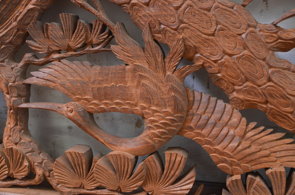 アンティーク建具　花梨(カリン)材　松と鶴の彫刻が風情を感じる両面彫刻欄間1枚(明り取り、明かり取り)(R-071534)