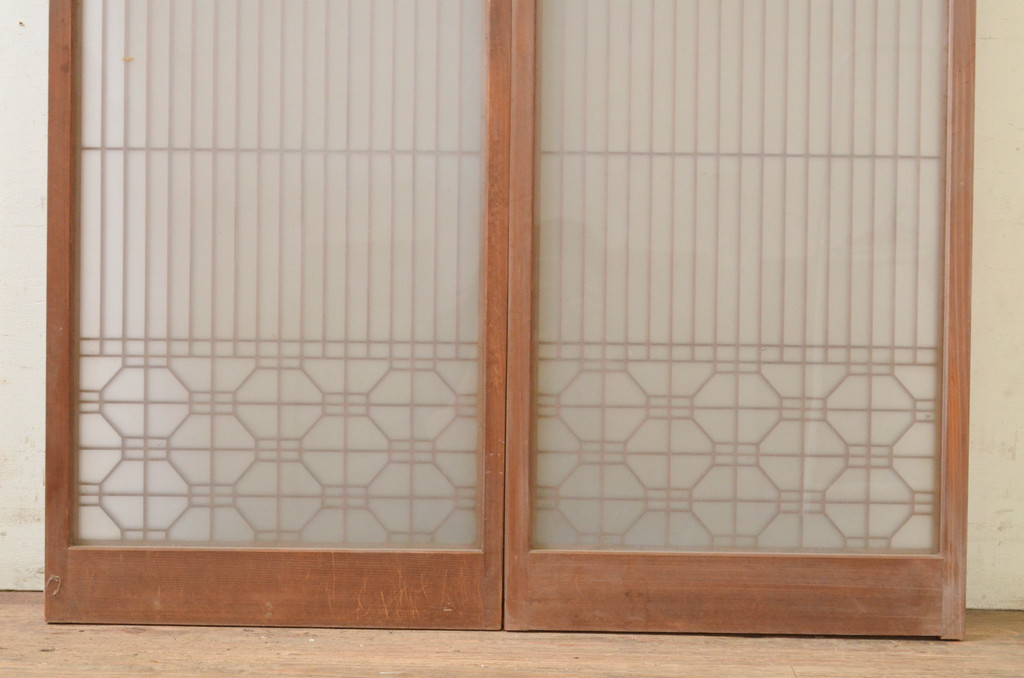 アンティーク建具　片面ガラス　和モダンな雰囲気づくりにおすすめの書院戸2枚セット(窓、組子、引き戸、ガラス戸)(R-070986)