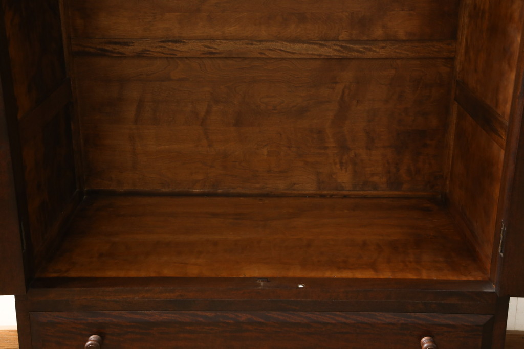 中古　美品　松本民芸家具　当店リメイク　D-I型洋服タンス　シックな大人空間を演出してくれる収納棚(靴箱、下駄箱、キャビネット、ワードローブ)(R-059902)
