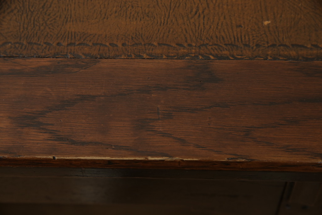 イギリスアンティーク　オーク材　コロンとした脚のデザインとアンティークな取っ手が可愛らしいニーホールデスク(在宅用、ワークデスク、在宅ワーク用、両袖机、オフィスデスク)(R-061561)