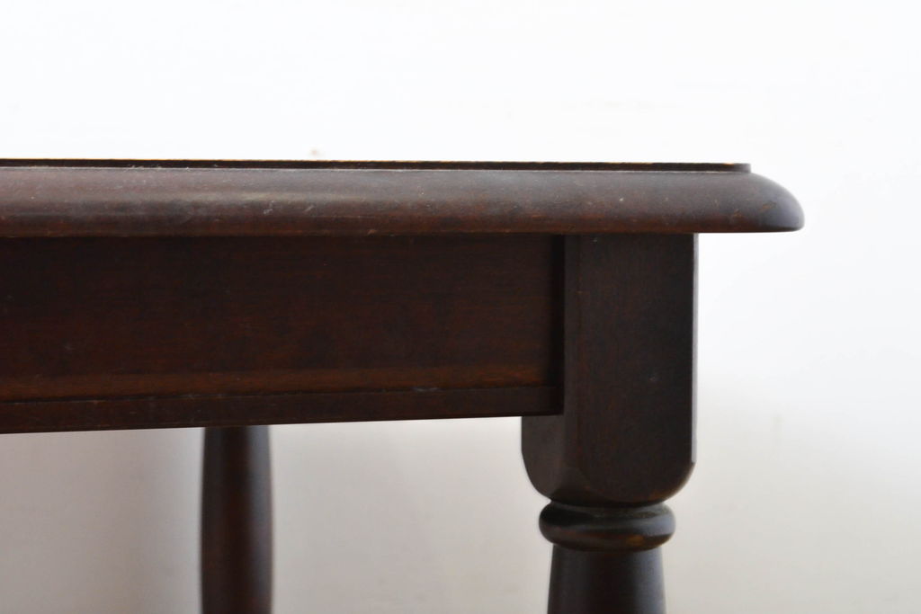 中古　北海道民芸家具　細身の脚が上品な印象を高めるダイニングテーブル(4人掛け、食卓)(R-060093)