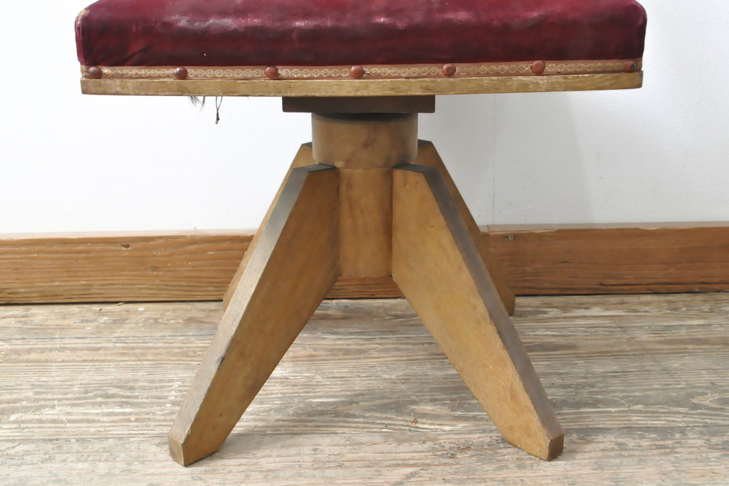 和製アンティーク　昭和中期　ナラ材　柔らかな雰囲気でかわいらしいドクターチェア(回転椅子)(R-055207)