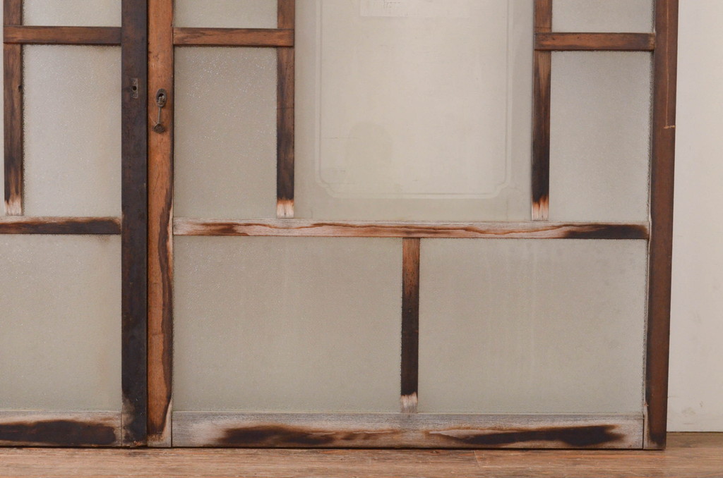 アンティーク建具　大正ロマン　どこか懐かしい雰囲気漂うガラス窓4枚セット(引き戸、ガラス戸)(R-072539)