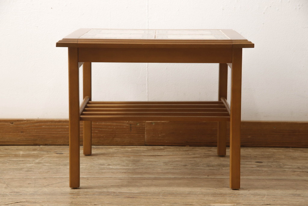 イギリスビンテージ　タイルトップがお洒落なセンターテーブル(ローテーブル、リビングテーブル、ヴィンテージ)(R-065156)