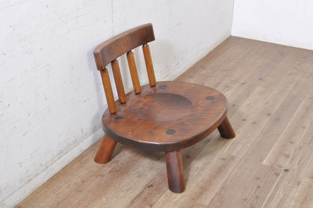 中古　指物作家　矢澤金太郎作　素朴な佇まいの中にも存在感のある椅子(低椅子、板座チェア、イス、1P)(R-072206)