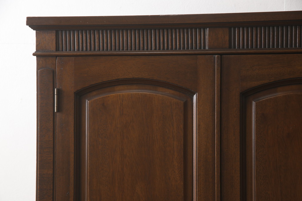 中古　美品　DREXEL HERITAGE(ドレクセルヘリテイジ)　Triune(トライユン)シリーズ　マホガニー材の木肌が美しいワードローブ(収納棚、戸棚)(R-054248)