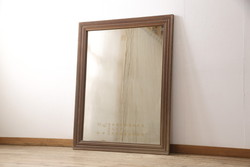 アンティーク雑貨　北欧家具　赤みがかった木製フレームが魅力の壁掛けミラー(鏡)