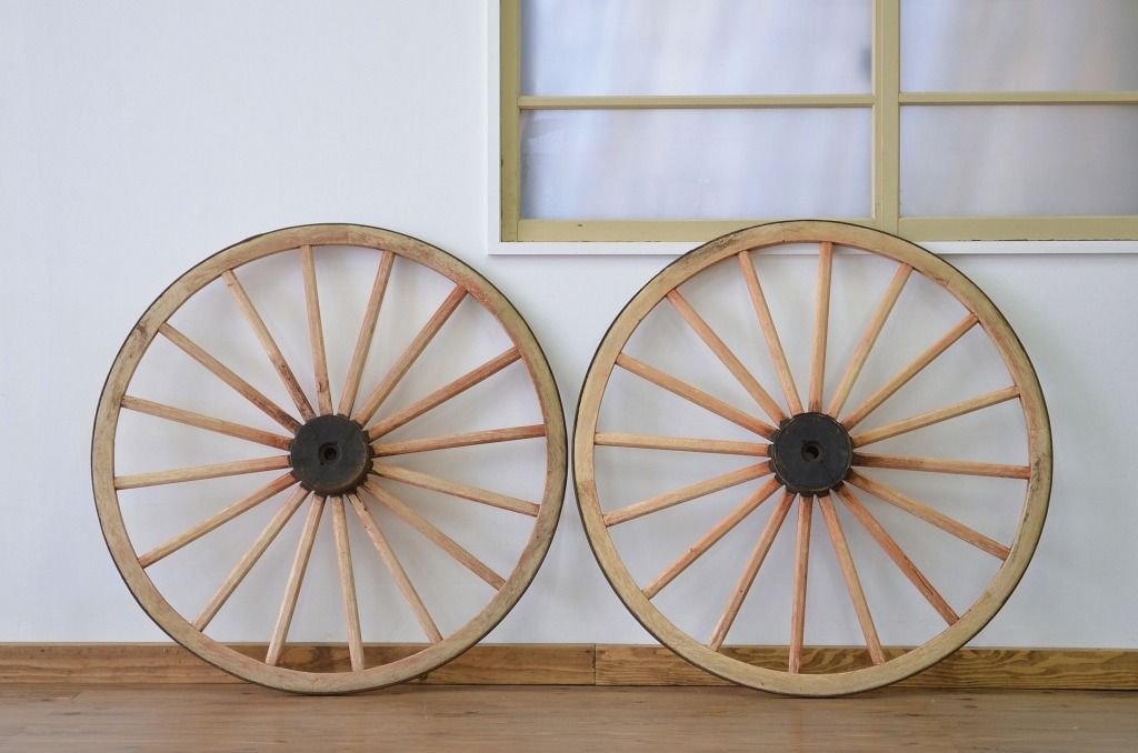 アンティーク雑貨　☆古いレトロな木製車輪2個セット(大八車)