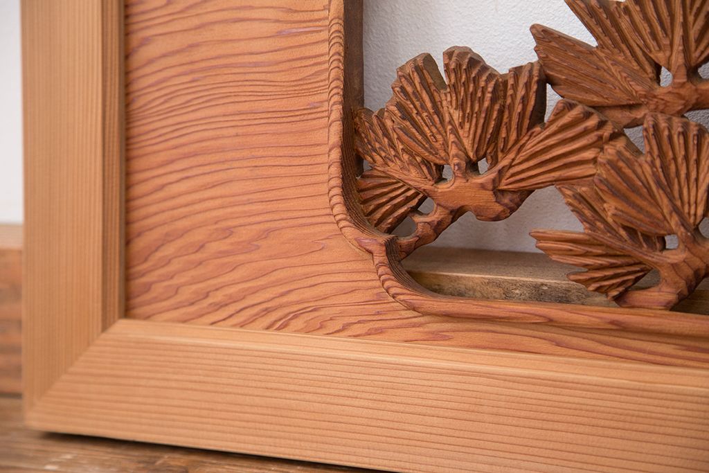 古民具・骨董　美しいデザイン!鶴と松の重厚な彫り　屋久杉彫刻欄間(ランマ)